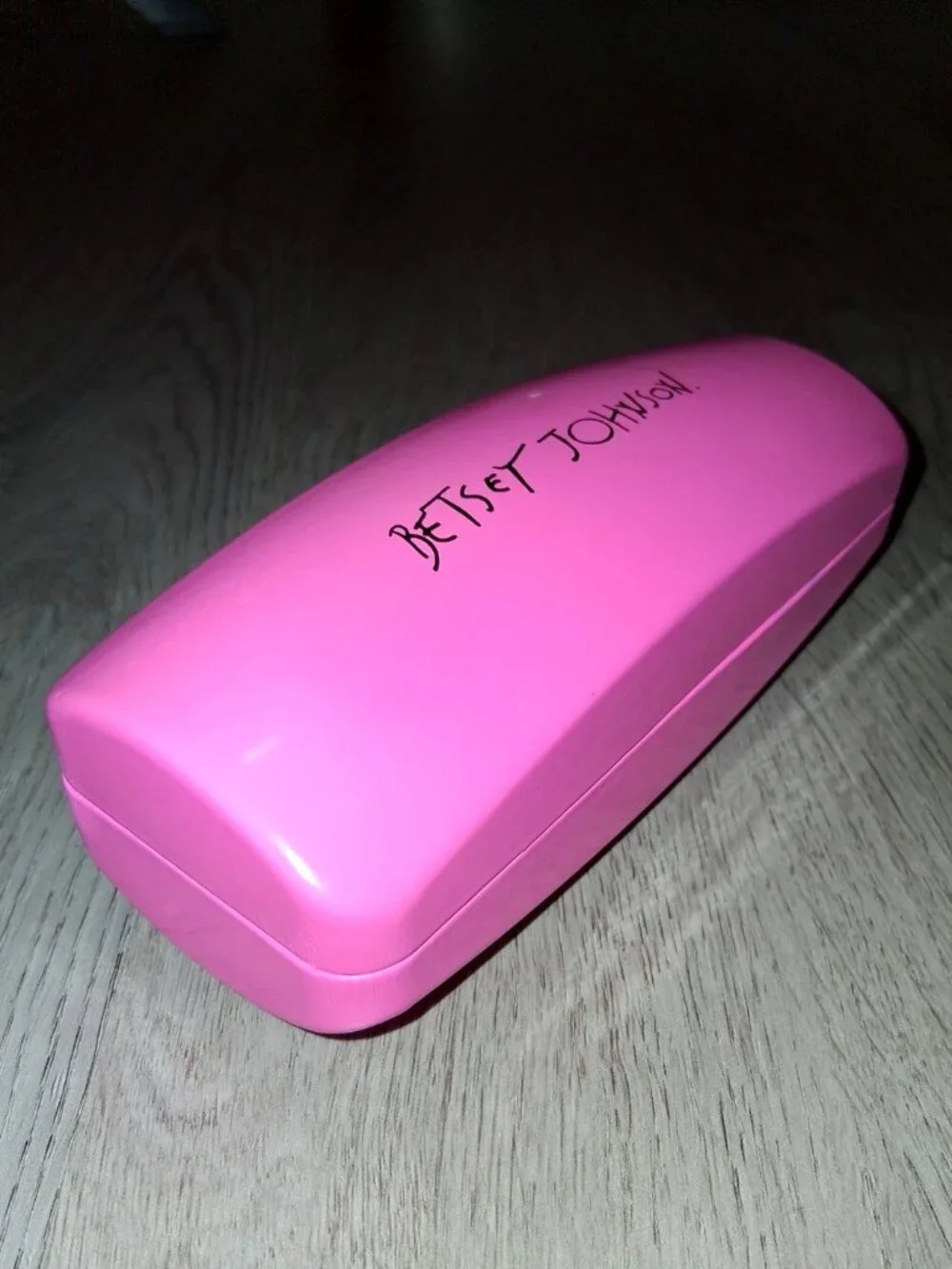 Betsey Johnson Leopard Inside Hot Pink Hard Clam Shell Glasses Case Sunglasses